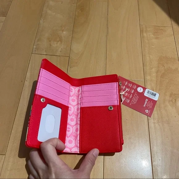 NWT hello kitty loungefly bifold wallet - Picture 8 of 8